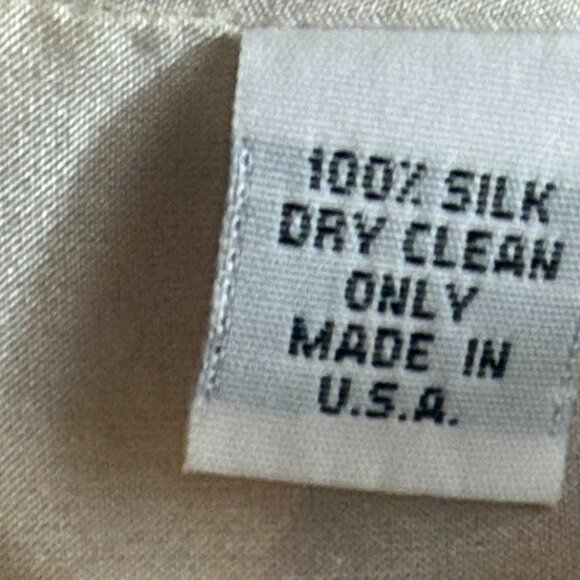 Lined silk Alice & Trixie blouse w/ elastic waist, low V-neck, Preowned, Size M - Picture 4 of 8